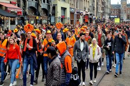 Drukke, maar gezellige Koningsdag in Amsterdam