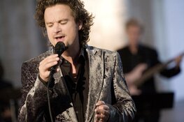 Lo sings Sting - The Royal Dutch Scam