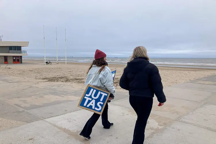 Jutten voor een schoon Noordwijks strand