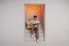 Simon Keizer brengt nieuwe muziek en verhalen naar Theater De Muze