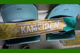 Kampioen ADO Den Haag ontvangt schaal en trakteert op doelpuntenregen