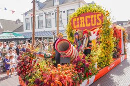 Muzikaal Bloemenonthaal bij Flower Parade Rijnsburg