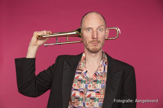 Toetie – Mark van Vliet met Harmoniekapel Crescendo in De Muze